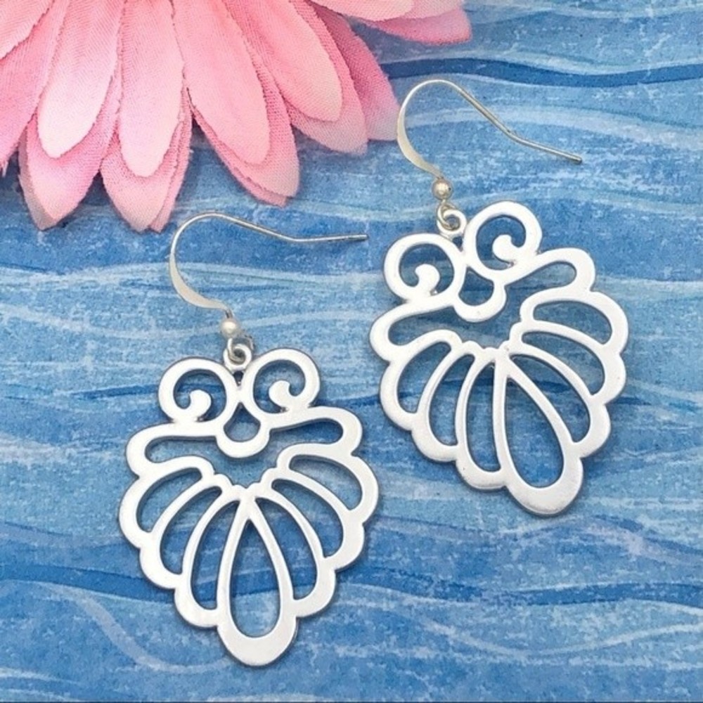 🌼 Abstract Filigree Teardrop Dangle Earrings